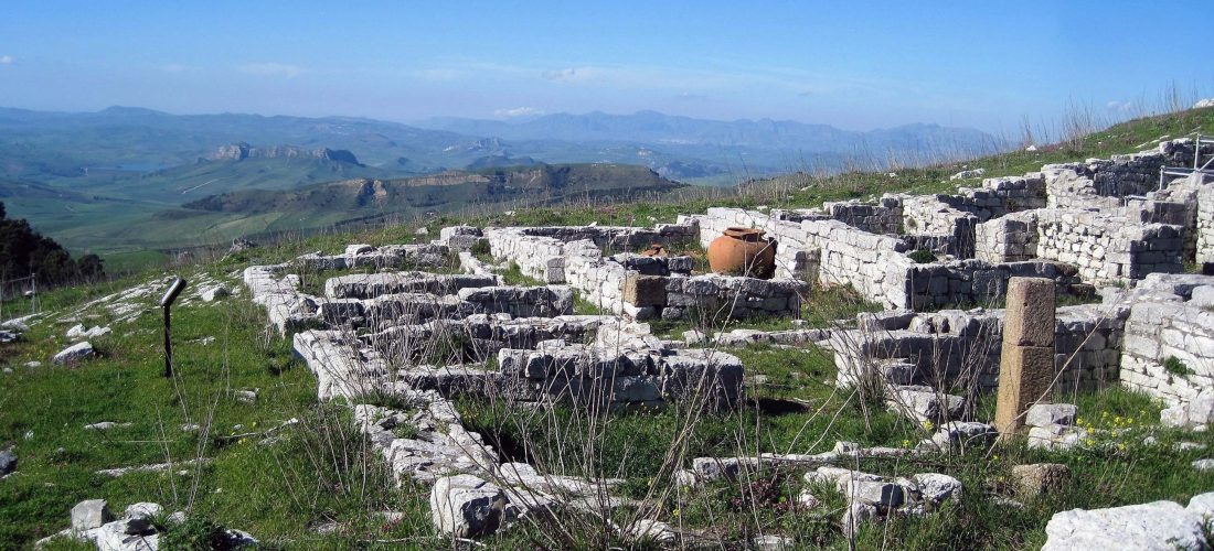 ARCHEOLOGIA<br></noscript> Adranone, Necropoli di Risinata, Rocca di Entella e la città di Inycon
